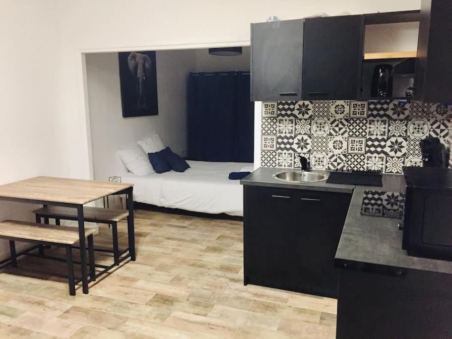 L'Eden - Joli Studio En Centre Ville Nimes Bagian luar foto