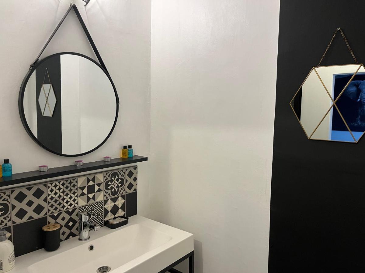 L'Eden - Joli Studio En Centre Ville Nimes Bagian luar foto